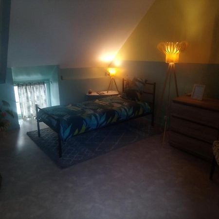 Bienvenue Guest House Saint-Pierre-de-Plesguen Bagian luar foto