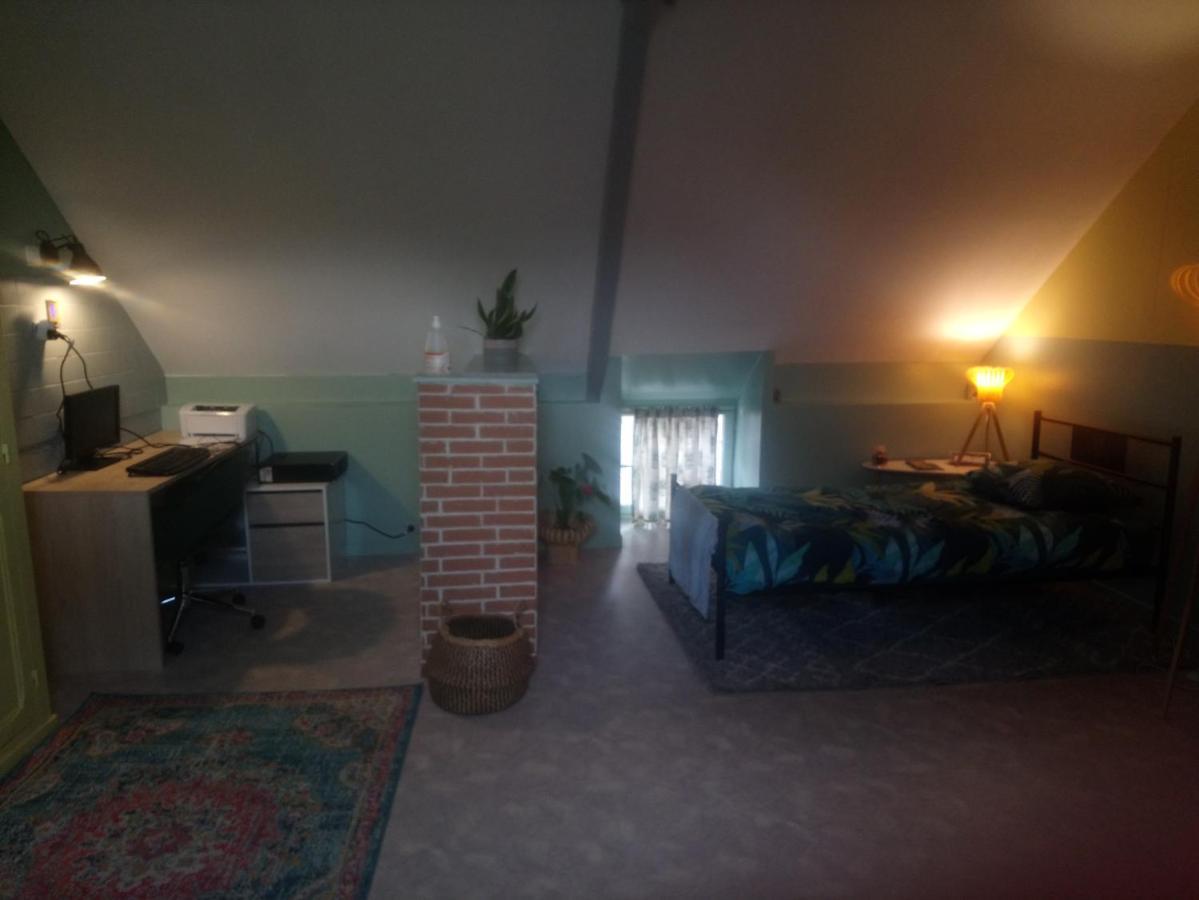 Bienvenue Guest House Saint-Pierre-de-Plesguen Bagian luar foto