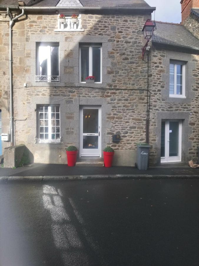 Bienvenue Guest House Saint-Pierre-de-Plesguen Bagian luar foto