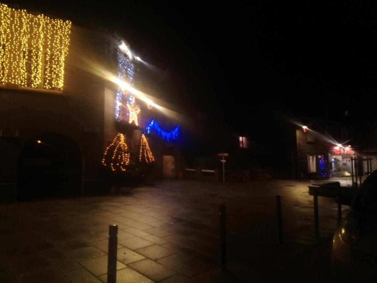 Bienvenue Guest House Saint-Pierre-de-Plesguen Bagian luar foto